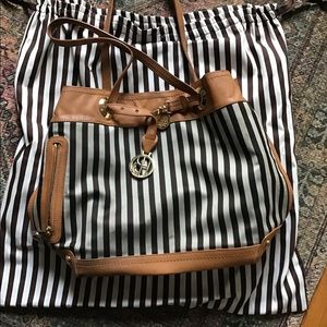 Henri Bender signature stripe shoulder bag